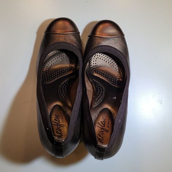 DEXFLEX BY DEXFLEX COMFORT ROUND TOE SLIP-ON HIGH HEEL PUMP SHOES - Picture 9 of 16